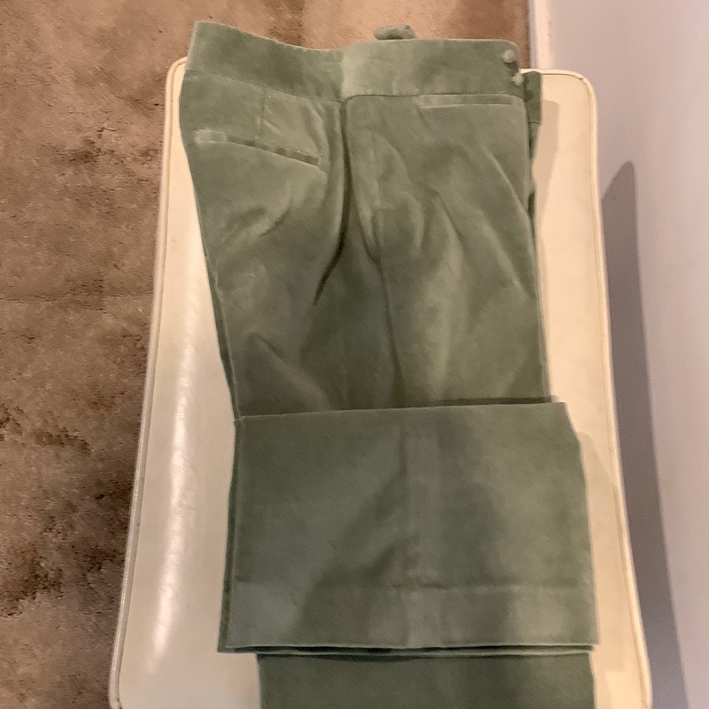 Size 2R, beautiful like new flare leg from waist 37 1.5” long from crotch 8”